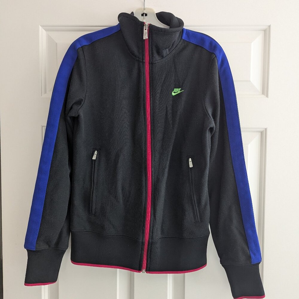 Nike Sportswear Zipfront jacket - Size M - Perfect for Fall and BKtoSch